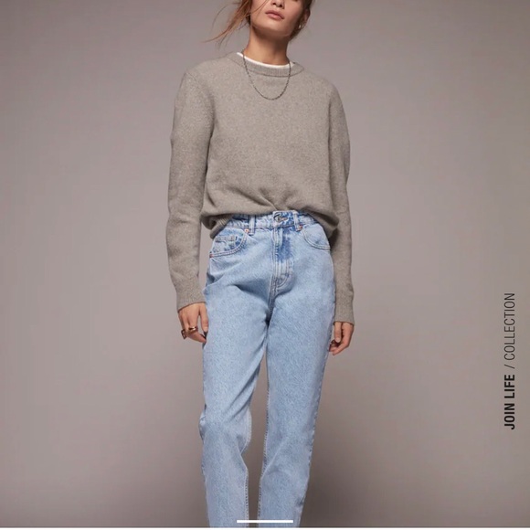 Zara Denim - Zara Classic Mom Fit Jean size 6